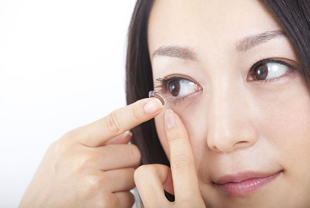 隱形眼鏡族注意！七大傷眼行為　你犯了幾項？