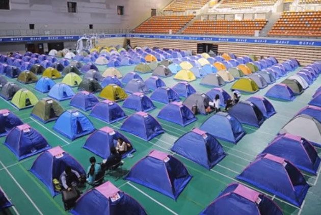 不只直升機　中國出現「帳篷父母」