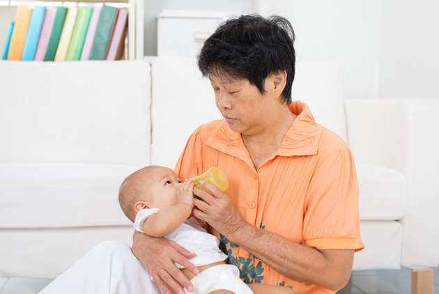 雙親家庭保姆費用　這個國家幫你出一半