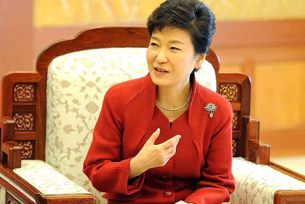 閨密門　朴槿惠曾寫下傳奇，人民如今只要她閉嘴下台