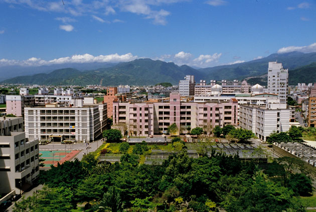 當高職改制升格成大學之後》他這樣帶學生擺脫低薪