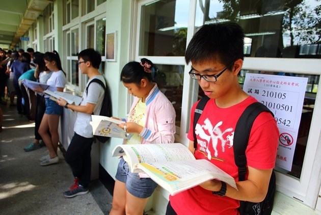 還在吵學習歷程檔案會造假？台灣早已跑輸韓國