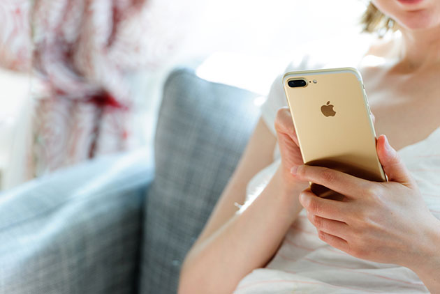 低頭族小心iPhone臉　5招教你防老化