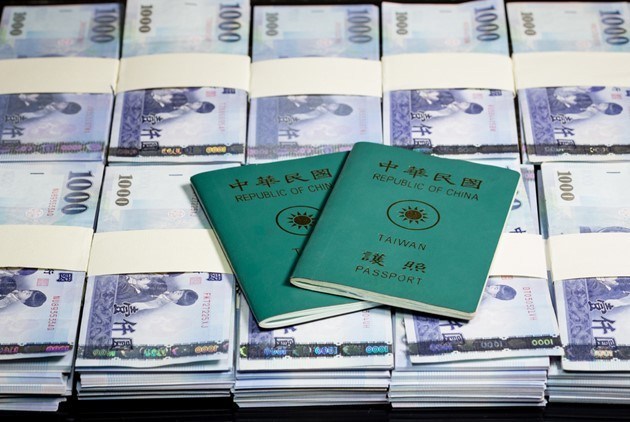 一本黑市賣300萬　護照遺失，小心半年才補發