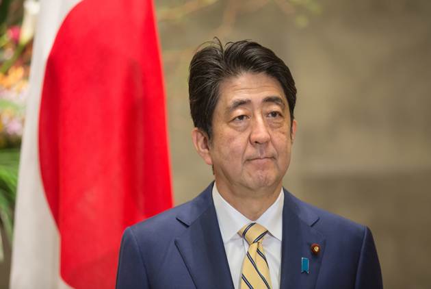 帶上可以被推特的「歐咪呀給」  安倍與川普的異次元外交登場