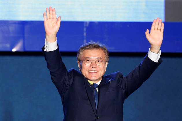 8點官方宣布當選，8點10分上班》南韓新總統上任，請祝福他