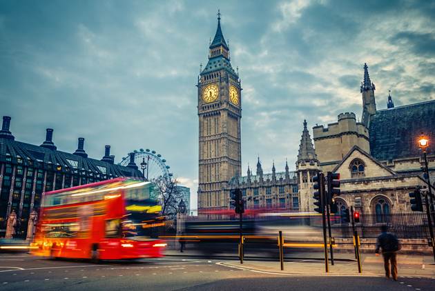 「懸峙國會」英鎊大貶，該出手買英國貨了嗎？