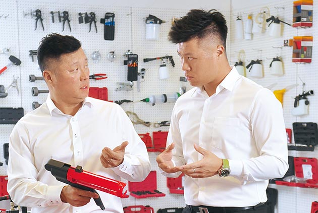 手工具外銷悍將　父子接力　創業家的傳承進行式