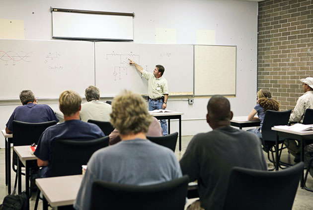 專科學歷  投資報酬率比大學高