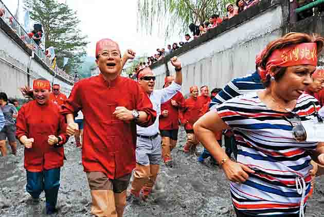 卓伯源  抓住人民感受