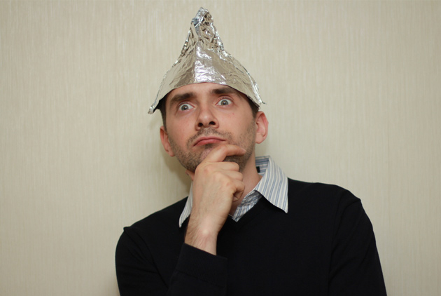 沒戴帽子卻被美國人說戴了tinfoil hat，這可不是在誇你