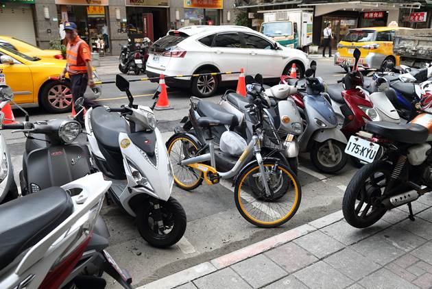 《經濟五四三》抱怨oBike亂停　其實你是只許州官放火，不許百姓點燈