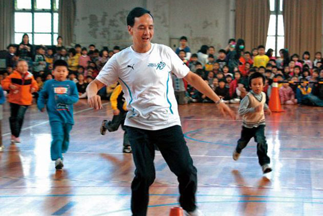 不當虎爸  用運動和孩子搏感情