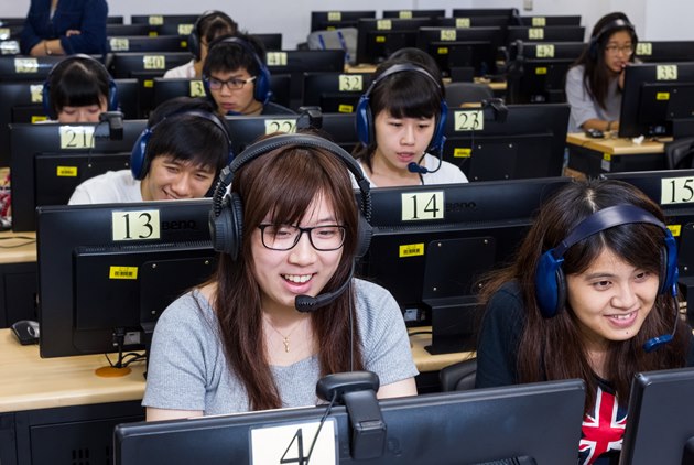 淡大學生面對專業學伴　用台灣美食征服戰鬥民族