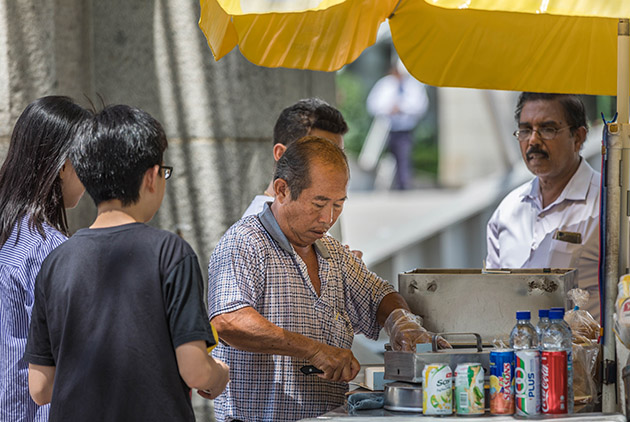 新加坡是終年盛夏的「非核家園」，但為何它從不缺電？