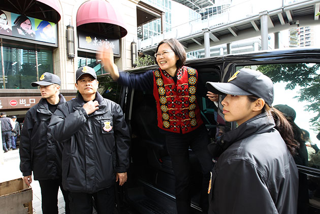 「穩定」與「改變」之間