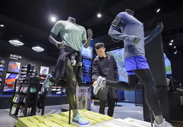 在美國大秀台灣鞋王新技術 　Nike葫蘆裡賣什麼藥？