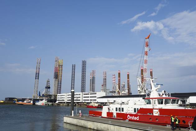 丹麥現場：魚腥味到錢味，海港小鎮如何蛻變成世界風電之都