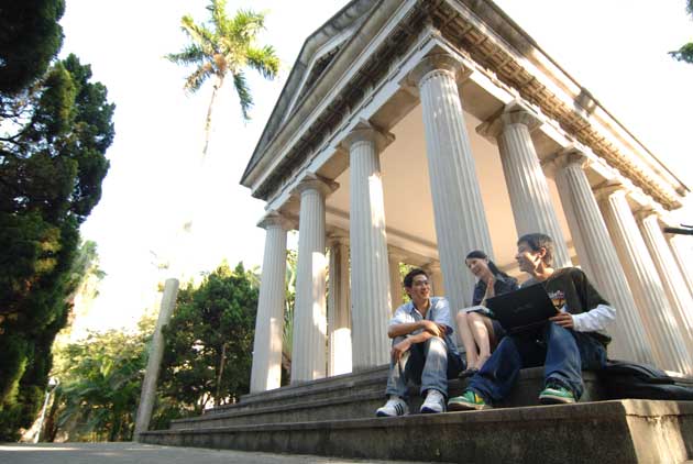 2010企業最愛大學生：台大4連霸