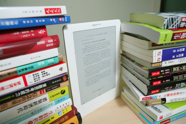 電子書用戶愛閱讀！平均比紙本讀者多看９本
