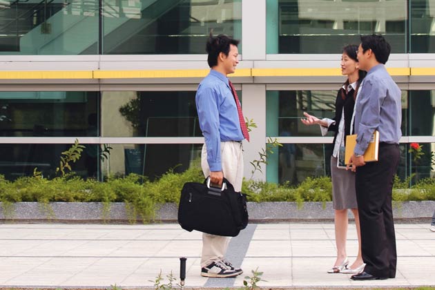 愛批評同事？害你由紅翻黑８大白目舉動
