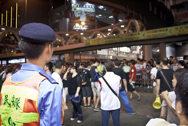 香港的年輕人　走上街頭
