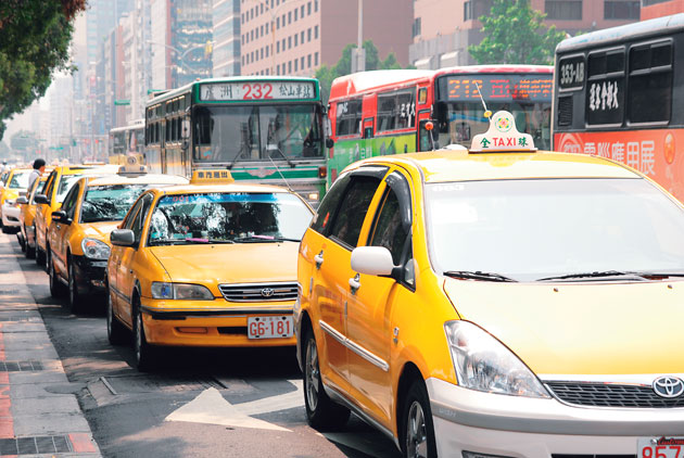 小黃戰Uber如何雙贏？看看中國的「滴滴打車」