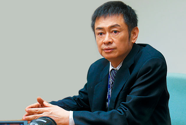 台灣企業-蘋果概念股-競爭力-手機鏡頭-林恩平-舜宇光學-大立光-黑箱策略-保密機制