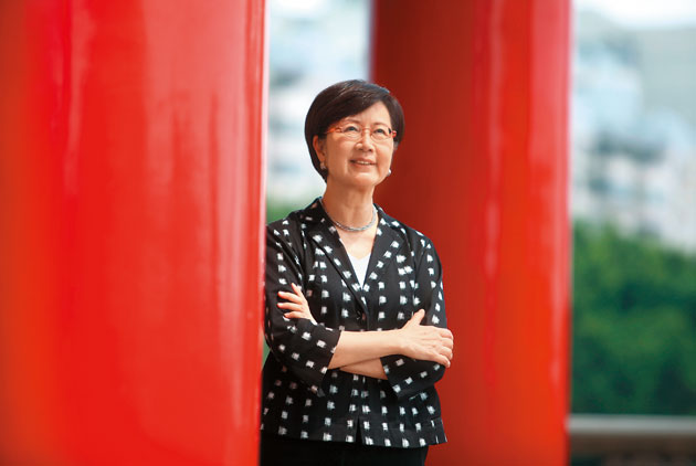 優雅出手　為藝術當家