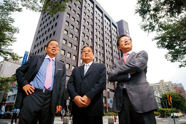 富邦金控　開放、併購，寬廣家族路
