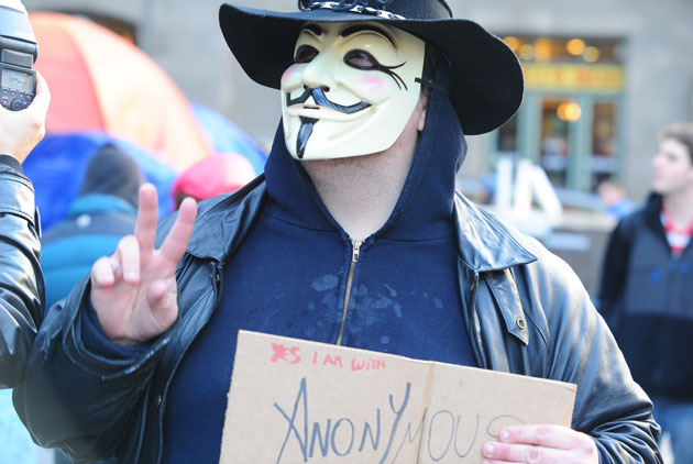 V怪客如何成為後現代示威的代表人物？