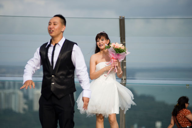 大環境不好，我們還要結婚嗎？