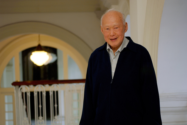 新加坡是「保姆國家」？李光耀：我很自豪