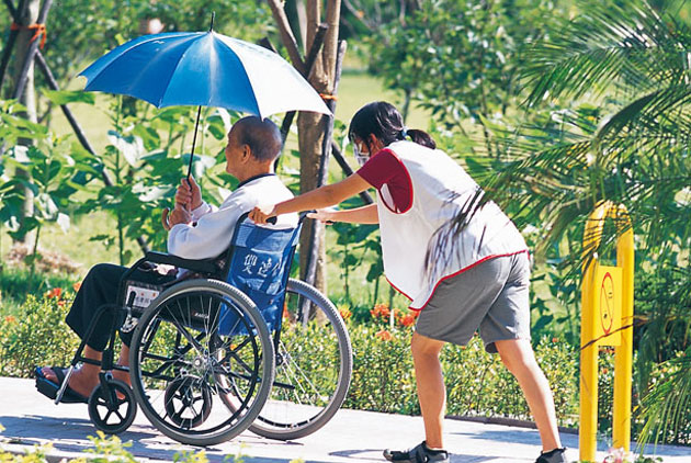 晚年自己保？ 新法過關  還要買「長看險」嗎？