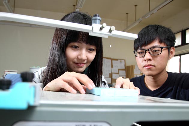 企業最愛大學生-少子化-招生