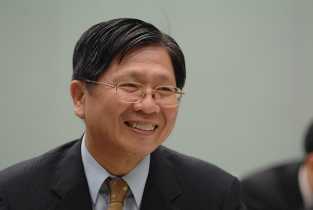 降交易成本，先把散戶找回來
