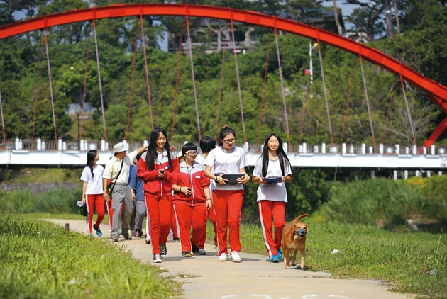 花蓮女中　東海岸當教室　努力撒野是學習