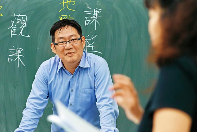 一堂課五十分鐘  他們花三十天準備
