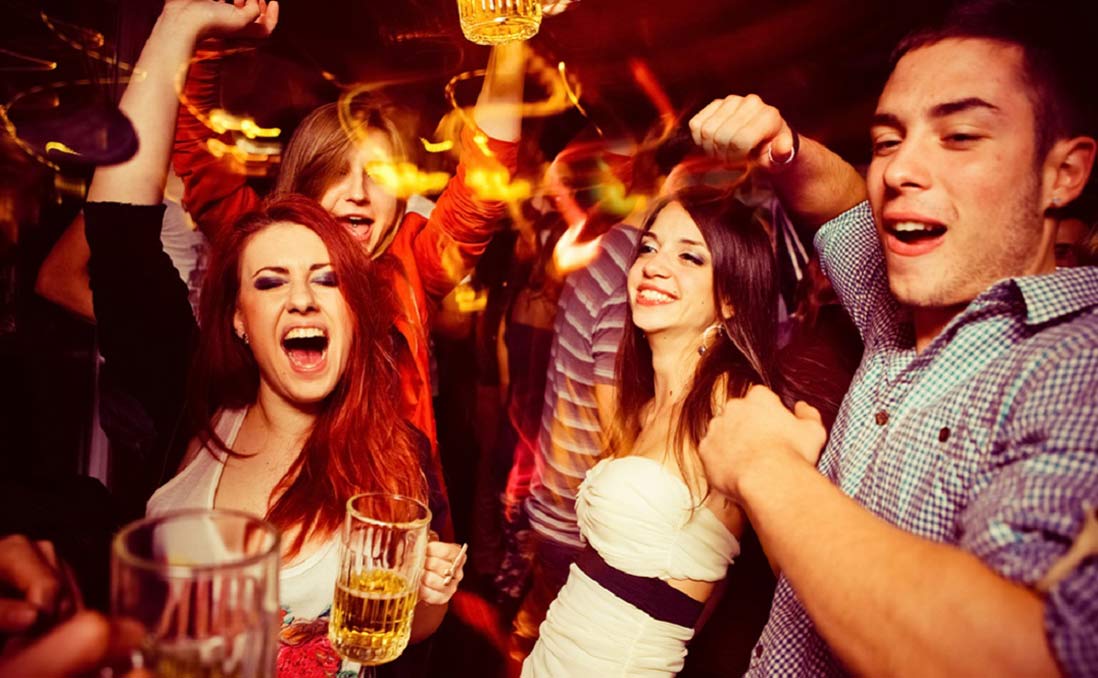 除了兄弟會的 Party All Night，美國大學社團怎麼玩？