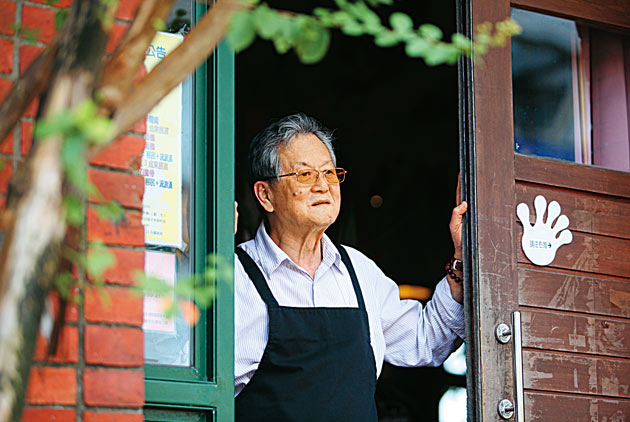 黃春明-困境-幸福-失意角落-人物故事