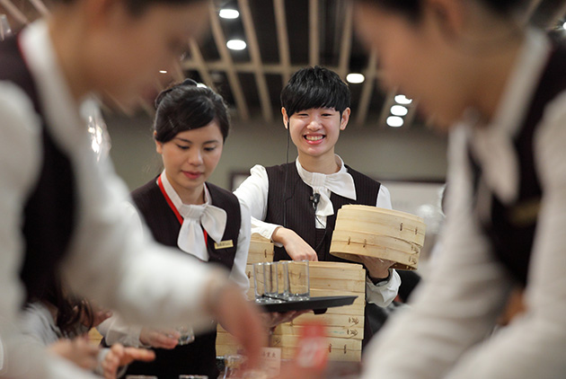 「金牌服務業」龍頭換人做　如何才能勝出？