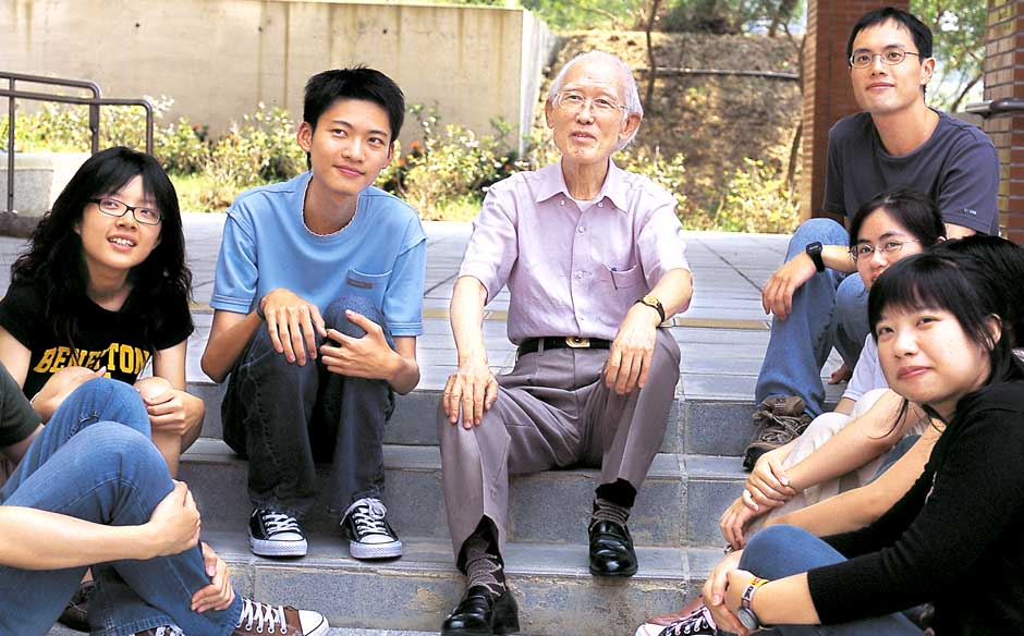 【為台灣築夢的人】風也聽見詩的聲音－余光中｜Off學｜天下雜誌video