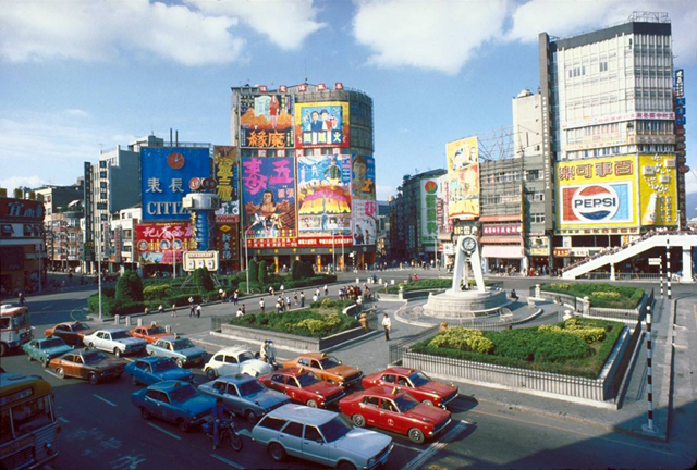 1978年12月，台北市西門町，西門圓環西側。