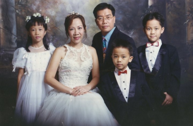 1996年拍的全家福。