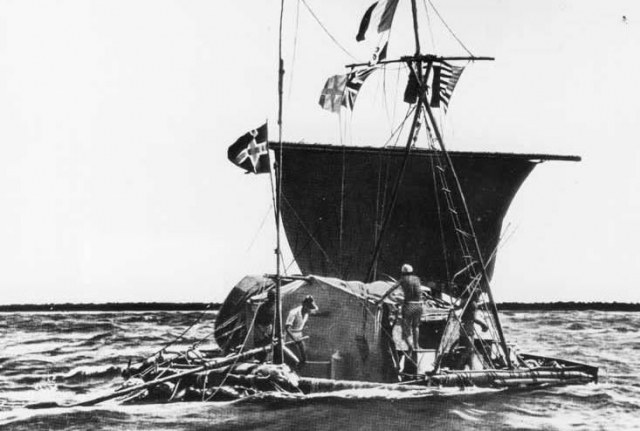 1947年康提基號海上漂流實景。